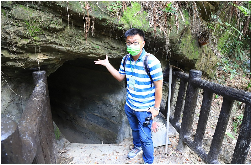  the canal cave entrance at the Bogongtan Ancient Canal Hiking Trail