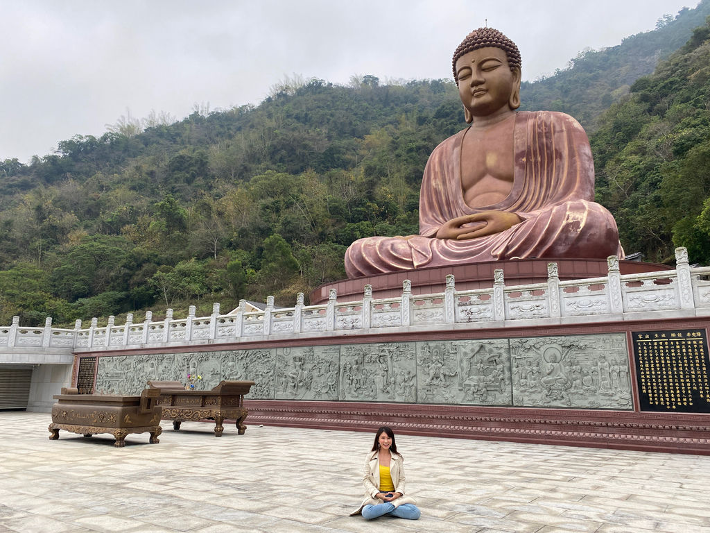 Liugui Giant Buddha selfie