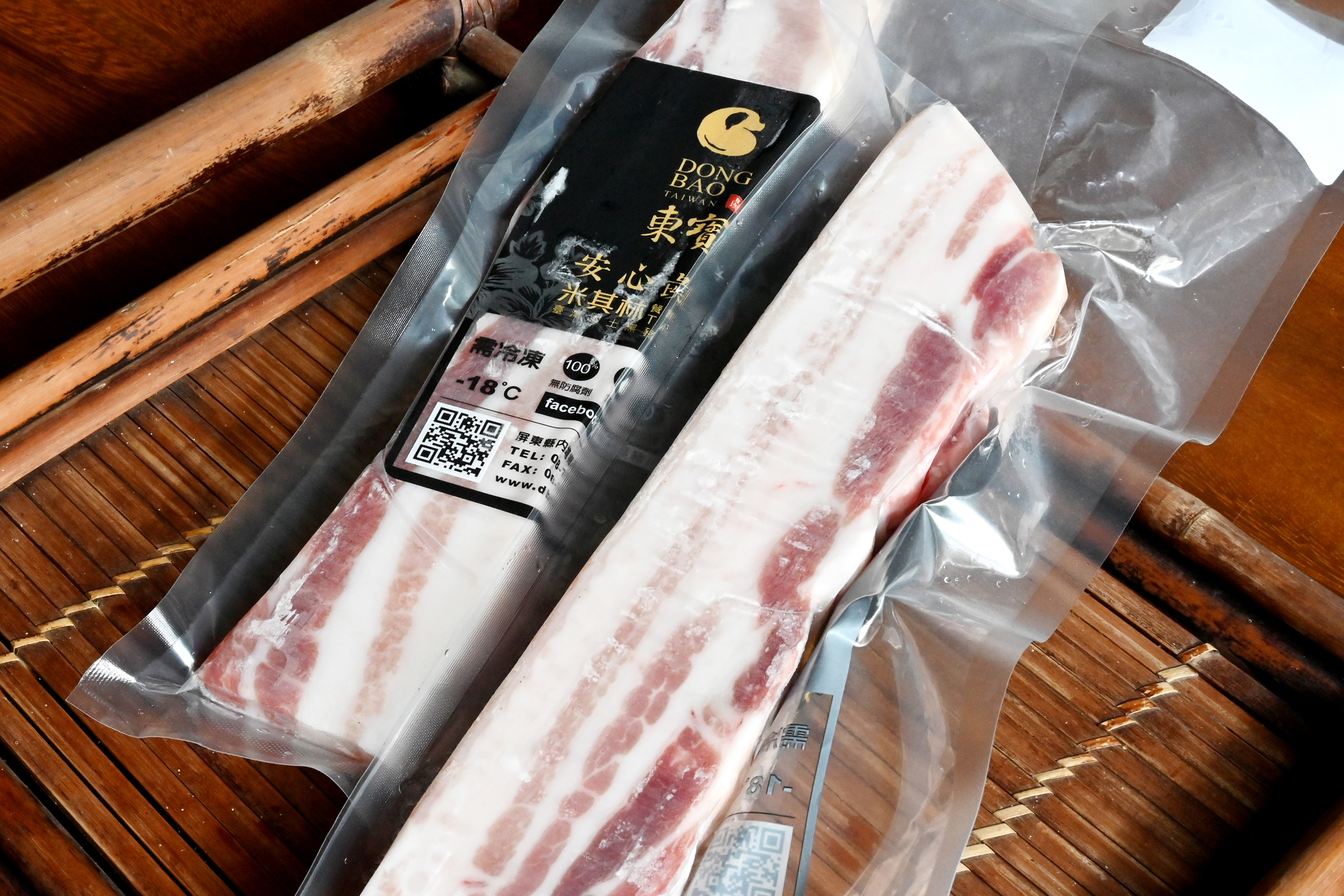 直營的精品肉舖,透過低溫冷鏈,將黑豬肉配送至全台。