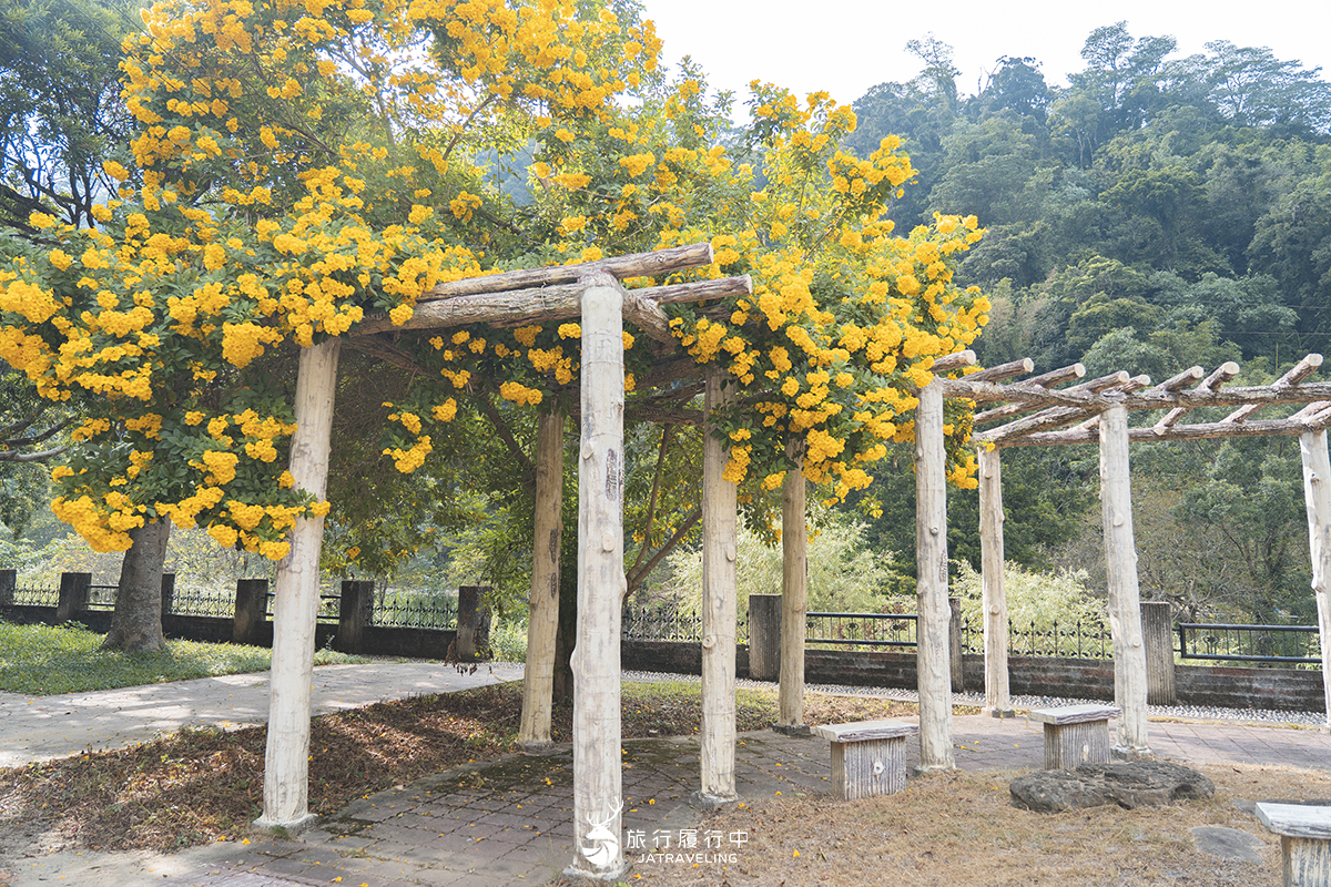 獅潭河濱公園 涼亭