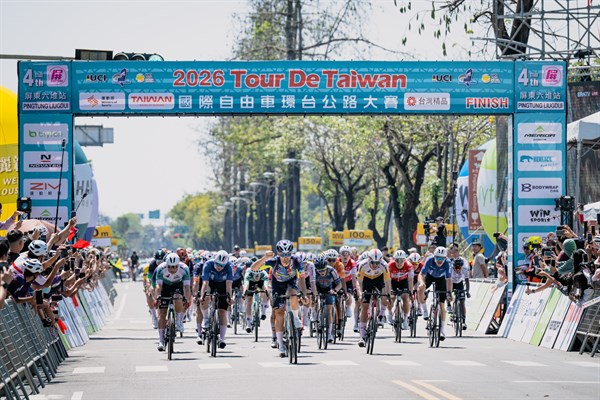 圖1_義大利索盧森隊拉約維奇(Dusan Rajovic)以2小時44分49秒奪下第2個單站冠軍(照片來源：國際自由車環台賽)