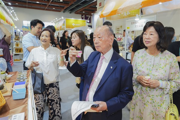 圖1 品嚐苦茶油