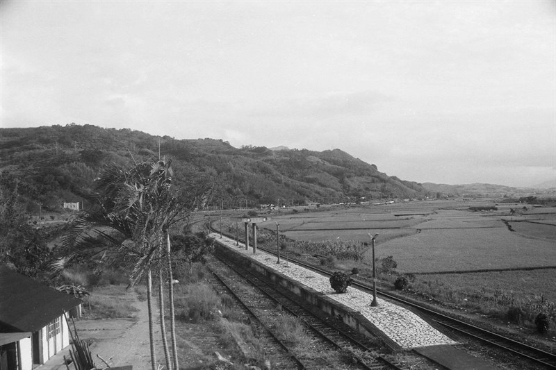 風景系列－〈鐵路風景之一：富里鄉安通段〉
